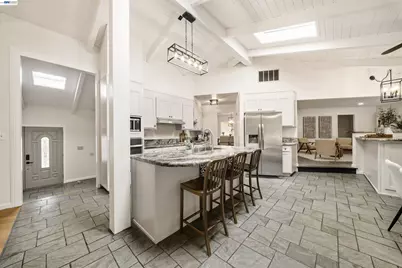 699 Fiesta Pl, Hayward, CA 94544 - Photo 17