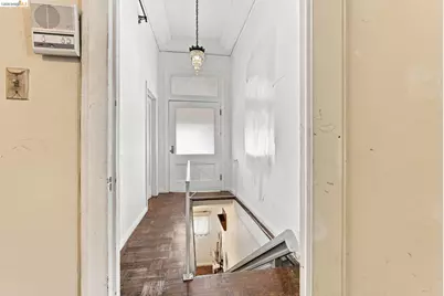 1040 59th St, Oakland, CA 94608 - Photo 9