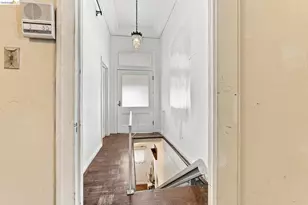 1040 59th St, Oakland, CA 94608 - Photo 9