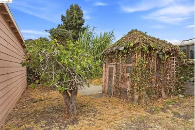 1040 59th St, Oakland, CA 94608 - Photo 41