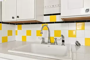 1040 59th St, Oakland, CA 94608 - Photo 19