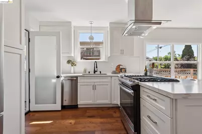 5618 Gaskill St, Oakland, CA 94608 - Photo 13