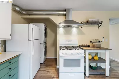 1802 Second #M, Alameda, CA 94501 - Photo 11