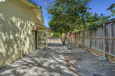 202 Arc Ave, Stockton, CA 95210 - Photo 25