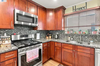 22 John Glenn Cir, Daly City, CA 94015 - Photo 17