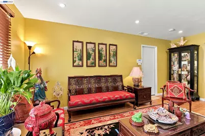 22 John Glenn Cir, Daly City, CA 94015 - Photo 3