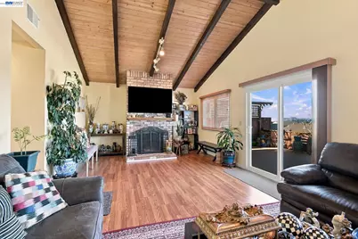 22 John Glenn Cir, Daly City, CA 94015 - Photo 9