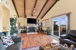 22 John Glenn Cir, Daly City, CA 94015 - Photo 9