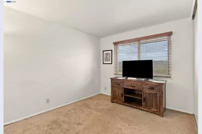 22 John Glenn Cir, Daly City, CA 94015 - Photo 27