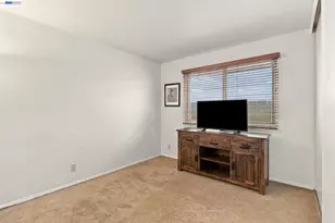 22 John Glenn Cir, Daly City, CA 94015 - Photo 27