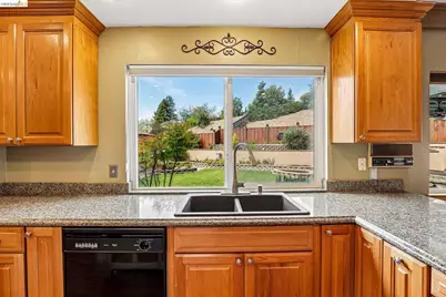2636 Tamalpais Drive, Pinole, CA 94564 - Photo 31