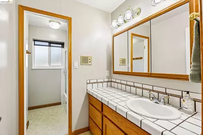 2636 Tamalpais Drive, Pinole, CA 94564 - Photo 45
