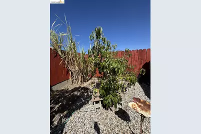 2257 Southwood Dr, Pittsburg, CA 94565 - Photo 37