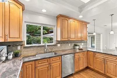 116 Coral Dr, Orinda, CA 94563 - Photo 21