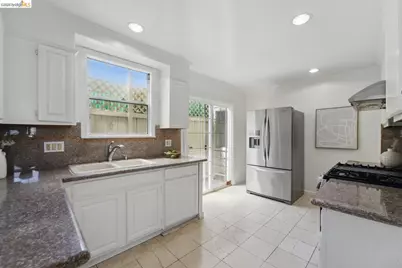 1826 Moraga St, San Francisco, CA 94122 - Photo 5