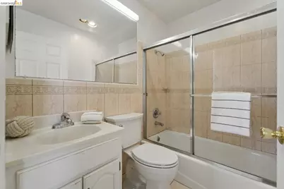 1826 Moraga St, San Francisco, CA 94122 - Photo 15