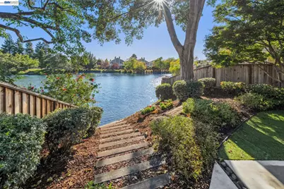 106 Purcell Dr, Alameda, CA 94502 - Photo 35