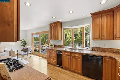 5685 White Mountain Ct, Martinez, CA 94553 - Photo 15
