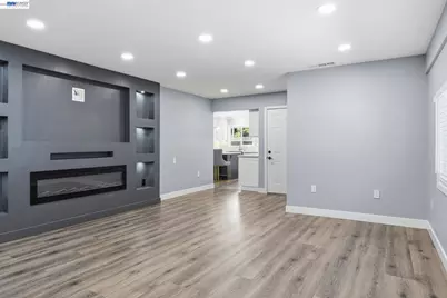 6311 Belmont Pl, Stockton, CA 95207 - Photo 9