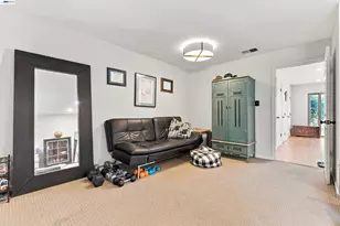 3349 Solomon Ln, Alameda, CA 94502 - Photo 5