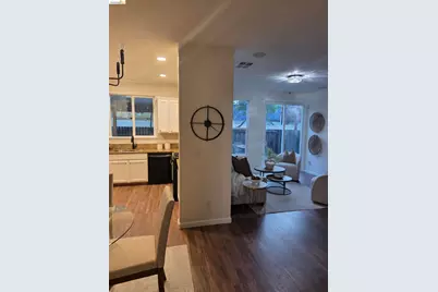 9421 Dunbar Dr, Oakland, CA 94603 - Photo 11