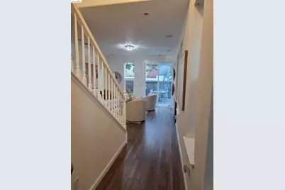 9421 Dunbar Dr, Oakland, CA 94603 - Photo 3