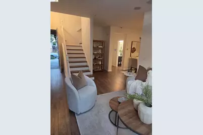 9421 Dunbar Dr, Oakland, CA 94603 - Photo 5