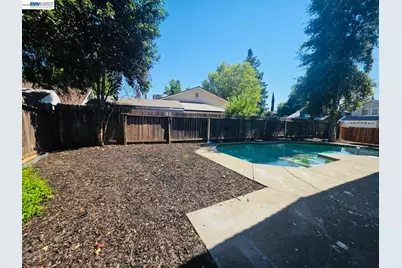 1450 Oak Nob Way, Sacramento, CA 95833 - Photo 11