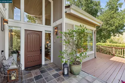136 Hillcroft Way, Walnut Creek, CA 94597 - Photo 5