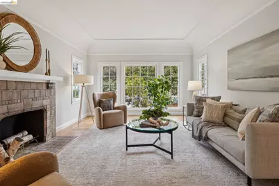 8 Hopkins Ct, Berkeley, CA 94706 - Photo 9