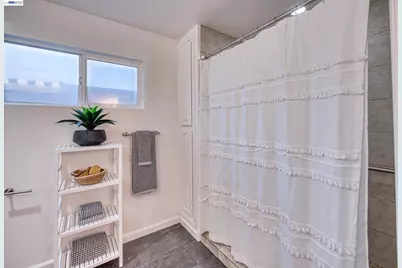 77 Clifton Dr, Daly City, CA 94015 - Photo 23