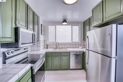 77 Clifton Dr, Daly City, CA 94015 - Photo 11