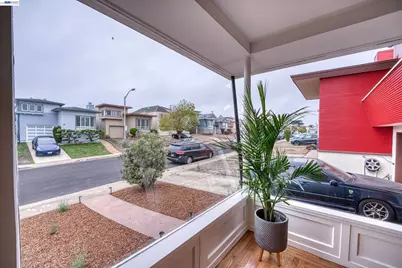 77 Clifton Dr, Daly City, CA 94015 - Photo 3