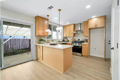 31871 Kennet St, Hayward, CA 94544 - Photo 5