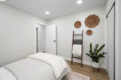 31871 Kennet St, Hayward, CA 94544 - Photo 15