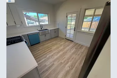 1331 Park Street, Stockton, CA 95205 - Photo 3