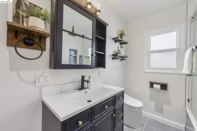4614 Fairbairn Ave, Oakland, CA 94619 - Photo 17