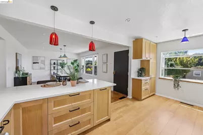 4614 Fairbairn Ave, Oakland, CA 94619 - Photo 5