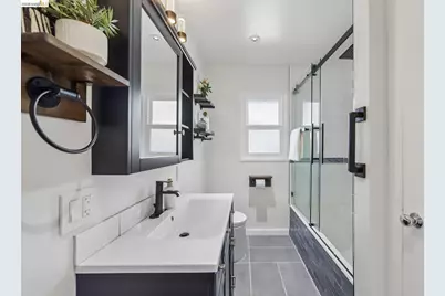 4614 Fairbairn Ave, Oakland, CA 94619 - Photo 15