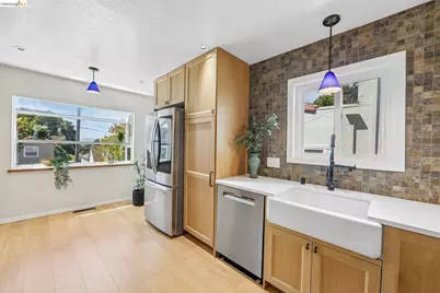 4614 Fairbairn Ave, Oakland, CA 94619 - Photo 7