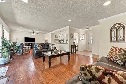 8657 Davona Dr, Dublin, CA 94568 - Photo 7