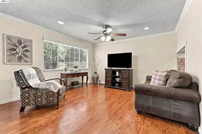 8657 Davona Dr, Dublin, CA 94568 - Photo 9