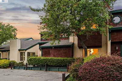 114 Lagunaria Ln, Alameda, CA 94502 - Photo 3