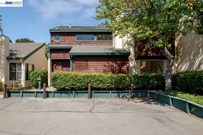 114 Lagunaria Ln, Alameda, CA 94502 - Photo 13