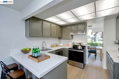 114 Lagunaria Ln, Alameda, CA 94502 - Photo 25