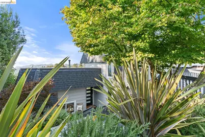 6305 Melville Dr, Oakland, CA 94611 - Photo 3