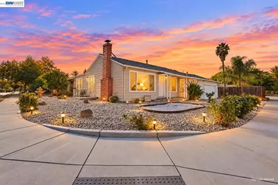 1298 Almar St, Concord, CA 94518 - Photo 3