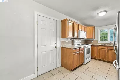 1298 Almar St, Concord, CA 94518 - Photo 15