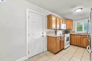 1298 Almar St, Concord, CA 94518 - Photo 15