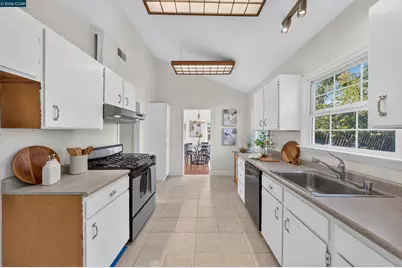 3216 Rogers Ave, Walnut Creek, CA 94597 - Photo 9